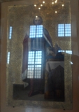 Икона   Великого князя  Александра  Невского  на месте  ниши, где с  1720   года  до революции 200  лет находилась  гробница    Александра Ярославича  Невского  (саркофаг). Ныне возвращена в  Лавру
