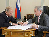 Председатель Правительства В.Путин и В.Басаргин - глава Минрегионразвития